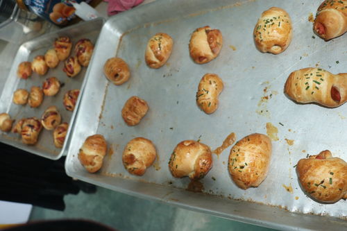 小記者探訪食品廠 體驗采訪有收獲