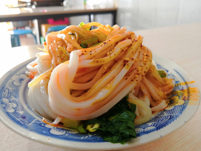 西安涼皮走紅網絡，價格是否水漲船高？